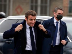 Macron Terbang ke Moskow, Klaim Diplomasinya akan Akhiri Krisis Ukraina