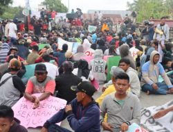 Bubar Paksa Penutupan Jalan Trans Sulawesi, Sedikitnya Satu Warga Tewas