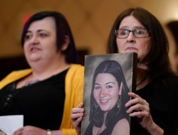 Keluarga Korban Penembakan di Sandy Hook Capai Kesepakatan $73 Juta dengan Remington