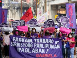 Ratusan Orang Berpawai di Manila, Peringati Hari Perempuan Internasional