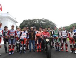 Jokowi Sambut Pembalap Moto GP di Istana Merdeka