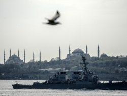 Turki Tutup Selat Bosporus untuk Kapal Tempur ‘Negara-negara yang Berperang’