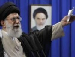 Khamenei: AS Bertanggung Jawab Atas Perang di Ukraina