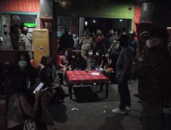 21 Wanita Pemandu Lagu, Enam Pasangan Ilegal Terjaring Razia Satpol PP Padang, Semuanya Ikuti Tes HIV/ AIDS