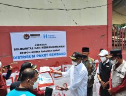 Menko PMK dan Gubernur Sumbar Distribusikan Bantuan Kepada Warga Terdampak Gempa Pasaman