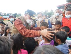 Mahyeldi Hibur Anak-anak Korban Gempa Pasaman dan Cek Dapur Umum