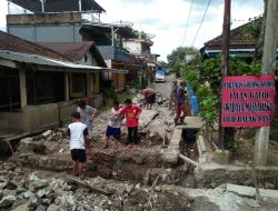 Banjir Musiman, Warga Swadaya Perbaiki Drainase, PUPR Way Kanan Diminta Respon