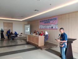 Ketua SMSI Lampura Bacakan Puisi Berjudul “Harapanku” di Aula RS Handayani