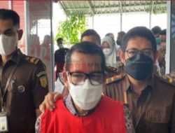 Resmi Bebas dari Kasus Pelecehan Seksual, Syafri Harto Sujud Syukur Nangis Terharu