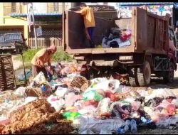 Warga Keluhkan Sampah di Pasar Rakyat Ngabang
