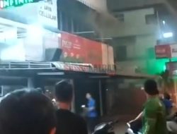 Rumah Makan Melda di Jalan Tanjung Pura Pontianak Terbakar