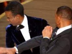 Minta Maaf ke Chris Rock, Will Smith Mengaku “Malu” dan “Melampaui Batas”