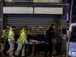 Dua Pria Arab Bersenjata Bunuh Dua Polisi Israel