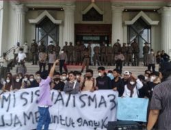 Demonstrasi Pelajar SMAN 3 Muarojambi Berlanjut, Minta Ganti Kepala Sekolah yang Diduga KKN