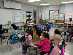 Jajak Pendapat AP-NORC: Warga AS Terpecah dalam Isu Ras dan Seks di Sekolah