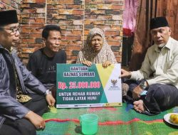 Kembali Singgah di Rumah Warga Kurang Mampu, Gubernur Sumbar Janjikan Modal Usaha