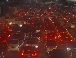 Pemudik Lebaran 2022, Padati Pelabuhan Merak Banten