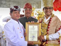 Gubernur DKI Terima Gelar Tuan Penata Negarou, Setelah Resmi Masuk Adat Lampung