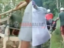 Pilu! Wanita Hamil 7 Bulan di Pamekasan Ditandu Pakai Kursi Menuju Rumah Sakit Gegara Jalan Sulit Dilewati Kendaraan