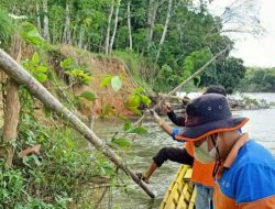 Seorang Warga Mendalam Putussibau Utara Ditemukan Tewas Mengapung di Sungai