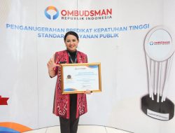 Sukses Berikan Pelayanan Publik, Bupati Landak Terima Penghargaan Ombudsman RI