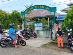 SDN 09 Sanggau Disegel Ahli Waris, Siswa Melompat Pagar