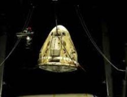 Kapsul SpaceX Mendarat di Laut, Bawa 4 Astronaut Pulang dari Misi 6 Bulan