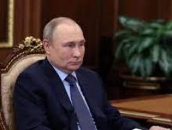 Putin Minta Maaf atas Pernyataan Antisemit yang Dilontarkan Menterinya