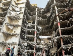Korban Tewas Akibat Runtuhnya Gedung di Iran Naik Menjadi 41