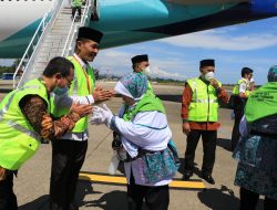 Dua CJH Kloter II Embarkasi Haji Padang Batal Berangkat ke Madinah
