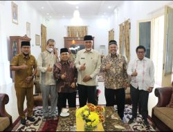 Lepas Tim Pemandu Haji Daerah, Gubernur Sumbar Titip Doa Untuk Kemakmuran Sumbar