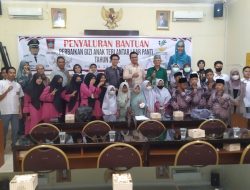 635 Anak Panti Terima Bantaun Sandang Pangan Dinsos Padang