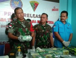Rawan Jalur Tikus di Perbatasan, Prajurit 645 GTY Gagalkan Penyeludupan Sabu 13, 6 Kilogram