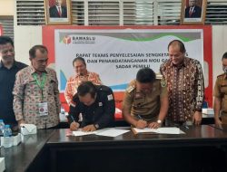 Bupati Sanggau dan Bawaslu Teken MoU