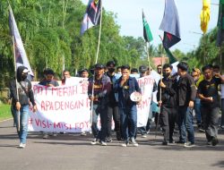 Mahasiswa Sambas Kecewa Bupati Tak Bisa Ditemui
