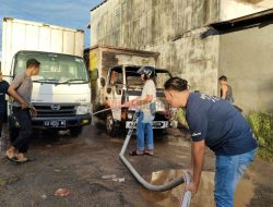 Mobil Boks Milik PT Indomarco di Mempawah Terbakar