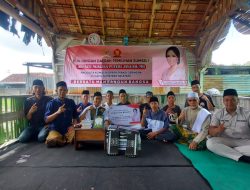 Siti Nurizka Puteri Jaya Serah Bantuan di Pondok Al-Hidayah Plaju Palembang