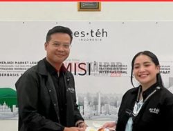 Jadi CEO Es Teh Indonesia, Nagita Slavina Tampil Cantik Pakai Dress Biru