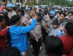 Seruan Aksi Mahasiswa Pontianak Tolak RKUHP Sempat Ricuh