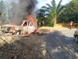 Diduga Korsleting, Satu Unit Mobil Terbakar di Bukit Vandering