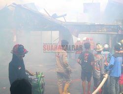 Tercium Bau Gas, Rumah Fajar Bahari Ludes Terbakar di Pontianak