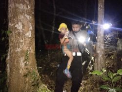 Polres Kayong Utara Bantu Evakuasi Terdamparnya Speed Boat Sinergi Jurusan Pontianak-Sukadana