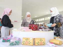 Feby Deru Jajaki Kerjasama Pelatihan Perajin Souvenir dengan Dekranasda Jabar