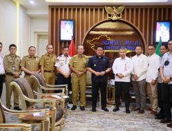Terima Audiensi Executive GM AP II Baru, Herman Deru :  Jangan Bedakan Pelayanan Penumpang VIP dan Kelas Ekonomi