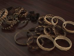 Kekurangan Bahan, Pengrajin Aksesoris Simpai Khatulistiwa Tidak Bisa Buat Banyak Orderan