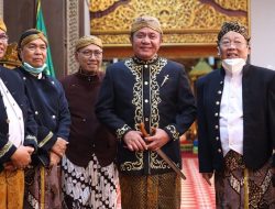Bangun Infrastuktur Eks Transmigrasi, Herman Deru Terima Penghargaan Wali Pusat Pujasuma