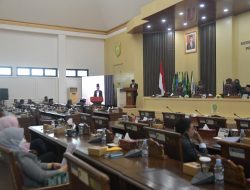 DPRD Provinsi Sumsel Menerima Jawaban Gubernur terhadap Pandangan Umum Fraksi-fraksi DPRD Provinsi Sumsel terhadap Raperda Perubahan APBD TA 2022