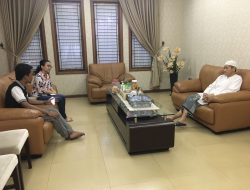 GMKI dan GAMKI Cabang Serang Kompak Silaturahmi dengan Haji Embay Mulya Syarief Tokoh Masyarakat Cilegon
