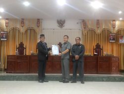 Rapat Paripurna di DPRD, Sekda  Sekadau Jelaskan Mekanisme Terkait Pinjaman Daerah