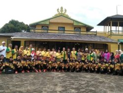 Wakil Bupati Ketapang Lepas Tim Voli Kejurda